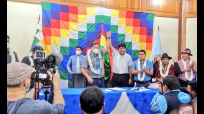 Luis Arce y Evo Morales en la reunión nacional del MAS