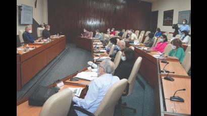 Los análisis realizados este lunes durante la reunión del grupo temporal de trabajo para la prevención y control del nuevo coronavirus, encabezada por el Presidente de la República, Miguel Díaz-Canel Bermúdez, y el Primer Ministro, Manuel Marrero Cruz,  demuestran que a pesar de la compleja situación epidemiológica que vive el país,