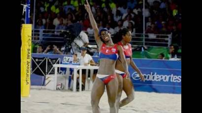 Dupla femenina cubana de voleibol de playa