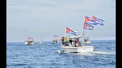 Regata en La Habana para exigir el fin del bloqueo de Estados Unidos contra Cuba.