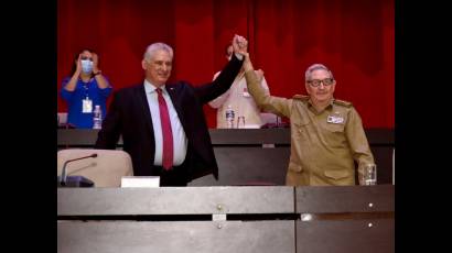 Miguel Díaz-Canel Bermúdez y el General de Cuerpo de Ejército Raúl Castro Ruz