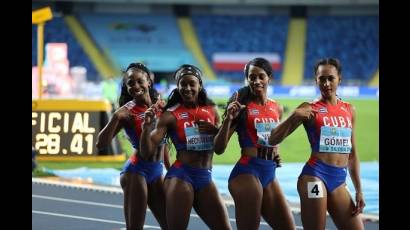 La posta larga cubana integrada por Zurian Hechavarría, Rose Mary Almanza, Lisneidy Veitía y Roxana Gómez obtuvo el título en el Mundial de Relevos.