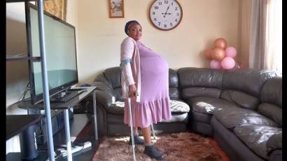 Mujer en Sudáfrica da a luz a 10 bebés