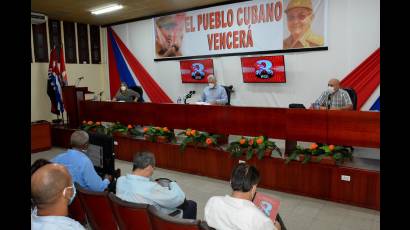 Miguel Díaz-Canel intercambia con la militancia de Sancti Spíritus