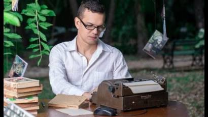El escritor Rubiel Labarta, ganador del XXI Premio Poesía de Primavera, atesora una decena de poemarios publicados