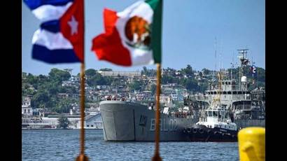 Banderas de Cuba y México
