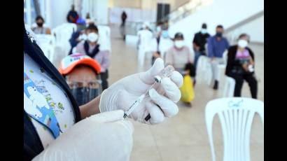 Proceso de vacunación en el Bicentenario, en el norte de Quito