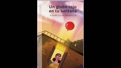Un globo rojo en la ventana