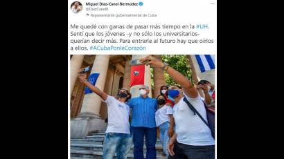 Presidente de Cuba junto a la juventud