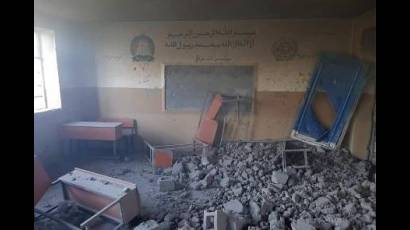 Escuela afgana destruida