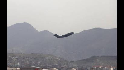 Último avión de Estados Unidos dejando Afganistán