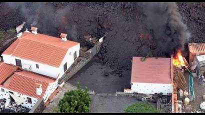 La nueva boca eruptiva ha obligado al desalojo preventivo de entre 150 y 200 vecinos