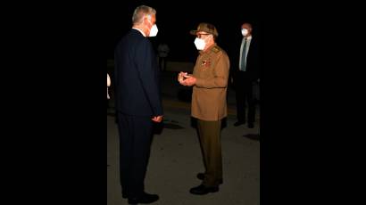 El General de Ejército Raúl Castro Ruz despide al Presidente cubano