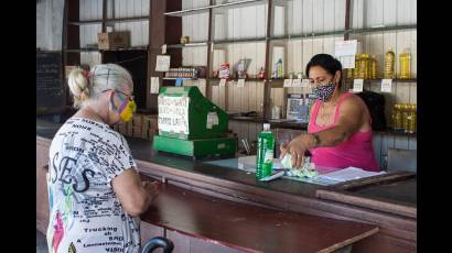 Cuba mantiene la venta de productos alimenticios