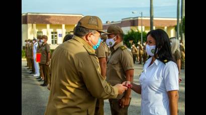 Entrega de carné de la UJC