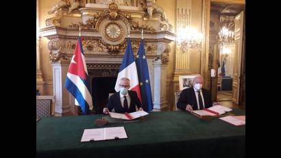 Firma de acuerdos Cuba-Francia