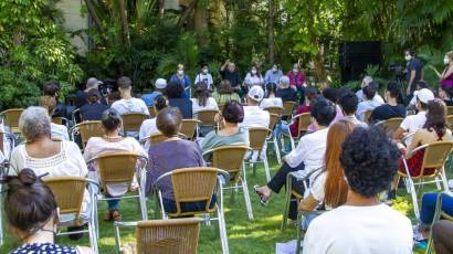 Profesores y alumnos del sistema de enseñanza artística