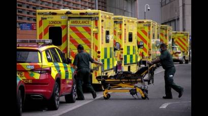 Personal militar ayuda en saturados hospitales de Londres