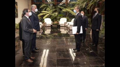 Díaz-Canel recibe Cartas Credenciales de nuevos embajadores