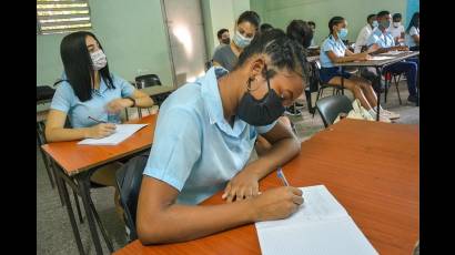 Estudiantes de 12mo. grado más cerca de concluir sus estudios.