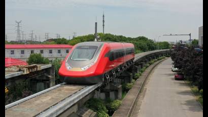 Trenes comerciales de levitación magnética