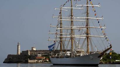 Buque escuela de la Armada argentina en La Habana