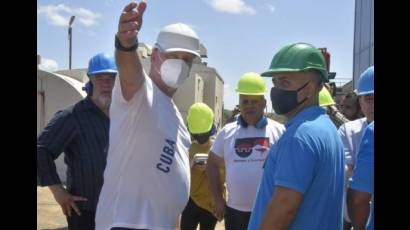 Miguel Díaz-Canel visitó la termoeléctrica de Cienfuegos.