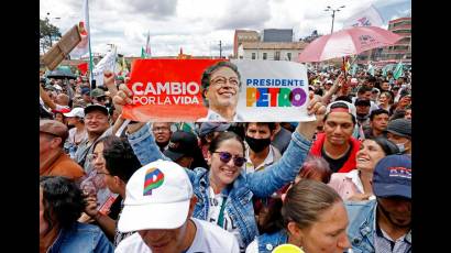 Escenas de la campaña presidencial que vuelven a verse este domingo en Colombia