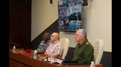 Evalúa Díaz-Canel situación del país durante paso de huracán Ian