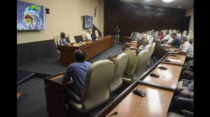 Intercambio del presidente Díaz-Canel con autoridades políticas y gubernamentales