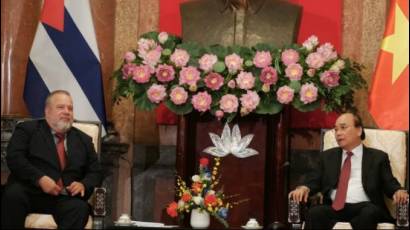 Visita del primer ministro cubano a Vietnam