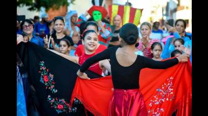 En el segundo día del evento tuvo lugar el tradicional pasacalle