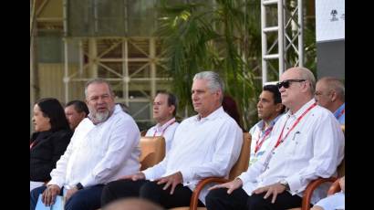 Presidente, Primer Ministro y Ministro de Inversión Extranjera cubanos en la inauguración de Fihav-2022