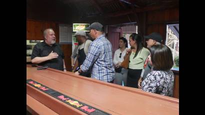 Recorrido de Manuel Marrero Cruz por Expocuba