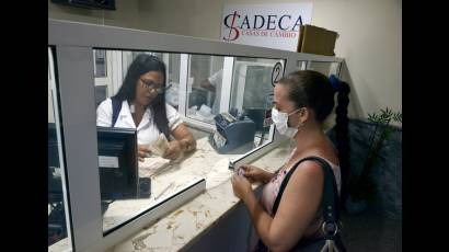 Cadeca cuenta con 37 oficinas en el país aprobadas para ofrecer servicios de venta de MLC a la población.