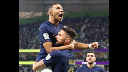 Olivier Giroud y Kylian Mbappé