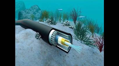 Cable de telecomunicaciones submarino