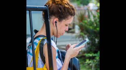 Más de seis millones de cubanos se conectan a internet a través de los móviles.