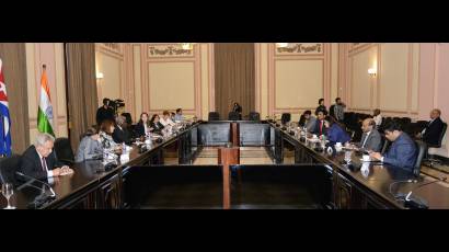 Encuentro de Esteban Lazo Hernández con la Ministra de Estado de Asuntos Exteriores y Cultura de la República de la India, Meenakashi Lekhi