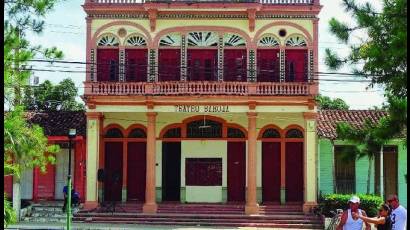 Biblioteca municipal Rolando Hernández Lemus