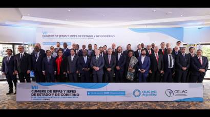 Foto oficial de los Jefes de Estado y de Gobiernos participantes en la VII Cumbre de Celac