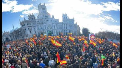 Miles de manifestantes se concentraron el sábado en la plaza de Cibeles de Madrid
