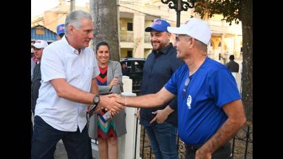 Miguel Díaz-Canel dialoga con los santaclareños