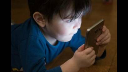 Estudio sobre el uso de dispositivos digitales en menores