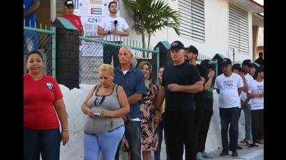 Miguel Díaz-Canel ejerce su derecho al voto