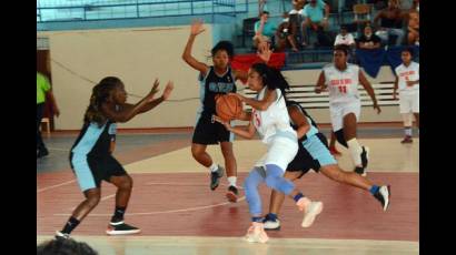 Guantanameras y avileñas protagonizan una de las semifinales de LSB.