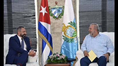 Manuel Marrero Cruz recibe al jefe de Gobierno de la República de San Marino, Luca Beccari