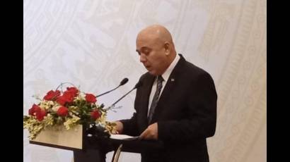 Roberto Morales Ojeda en Vietnam