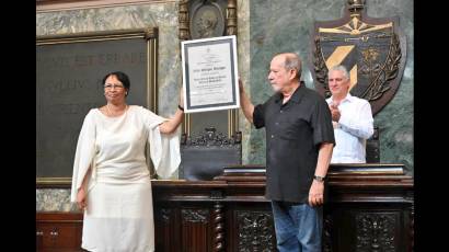Universidad de La Habana otorga Doctor Honoris Causa en Ciencias Sociales y Humanidades a Silvio Rodríguez