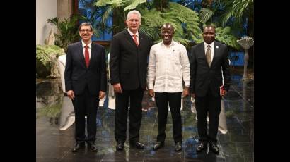 Miguel Díaz-Canel Bermúdez, Presidente de la República de Cuba, da la bienvenida de manera oficial a nuevos embajadores